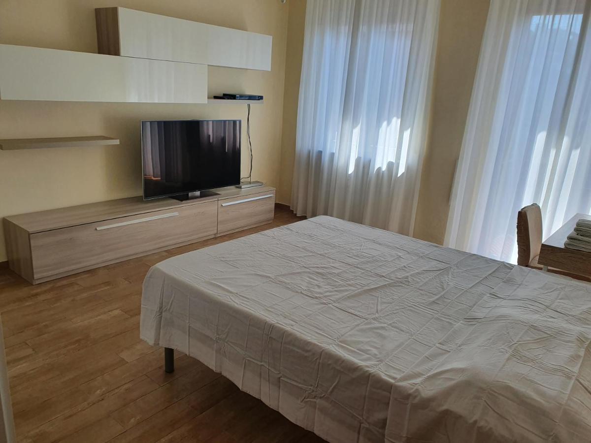 Апартаменты De Candia House Rescaldina Экстерьер фото